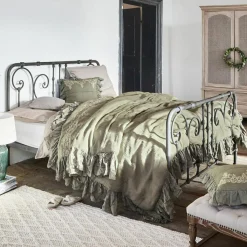 LOBERON Bett Genouillé Sale