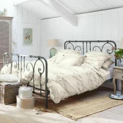 LOBERON Bett Genouillé Sale